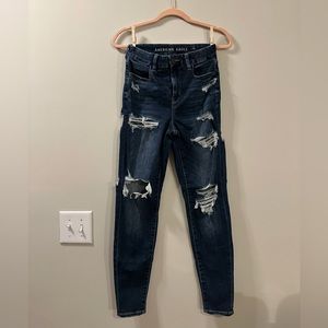 NEVER WORN - American Eagle Next Level Curvy High-Waisted Ripped Jegging